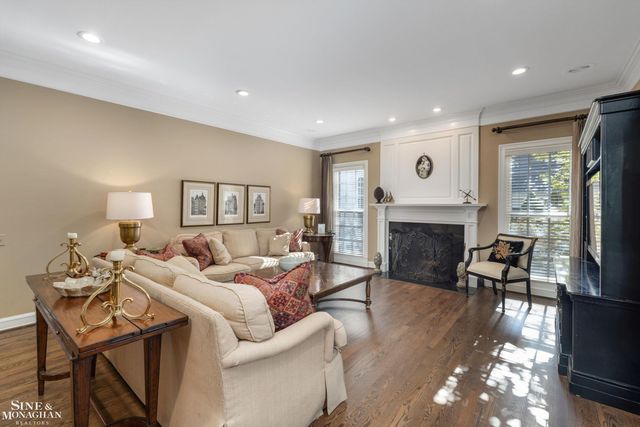 11 Dodge Place Place, Grosse Pointe, MI 48230