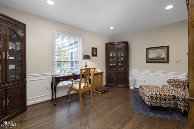 11 Dodge Place Place, Grosse Pointe, MI 48230