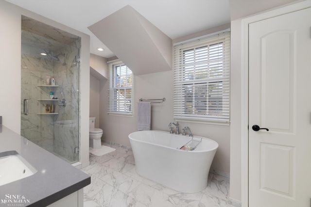 11 Dodge Place Place, Grosse Pointe, MI 48230