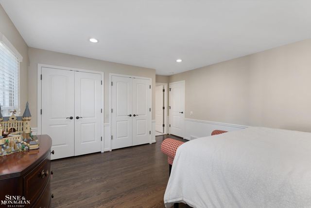 11 Dodge Place Place, Grosse Pointe, MI 48230