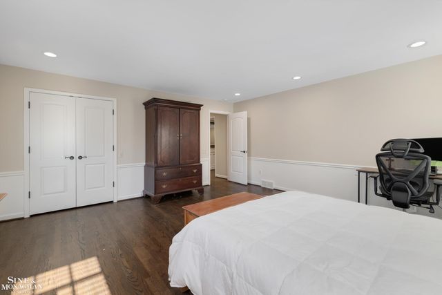 11 Dodge Place Place, Grosse Pointe, MI 48230