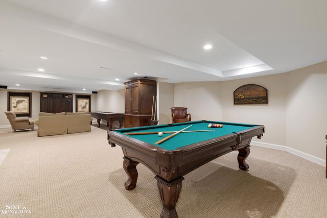 11 Dodge Place Place, Grosse Pointe, MI 48230