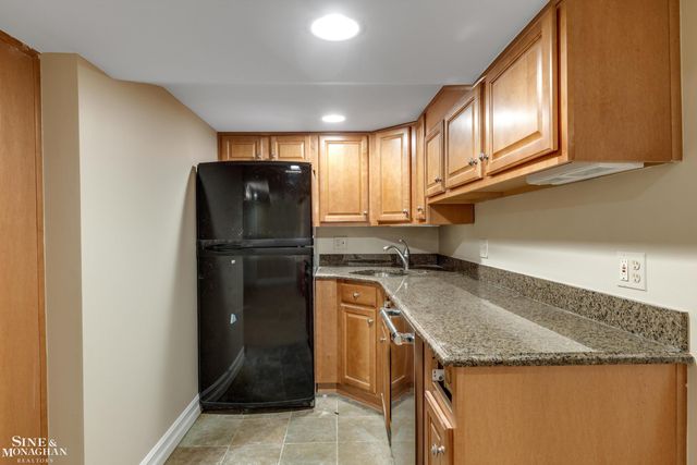 11 Dodge Place Place, Grosse Pointe, MI 48230