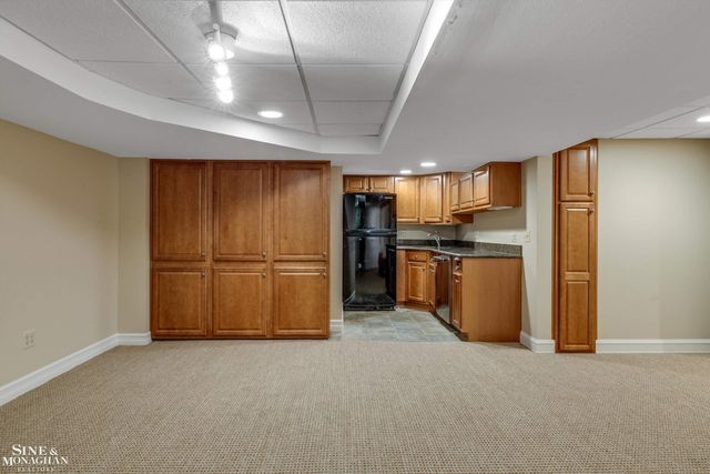 11 Dodge Place Place, Grosse Pointe, MI 48230