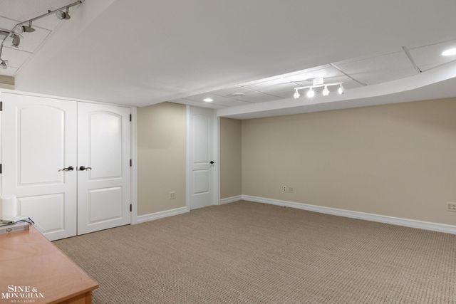 11 Dodge Place Place, Grosse Pointe, MI 48230