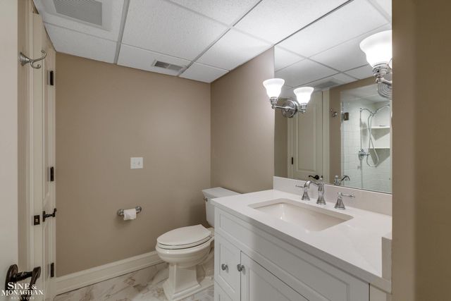 11 Dodge Place Place, Grosse Pointe, MI 48230