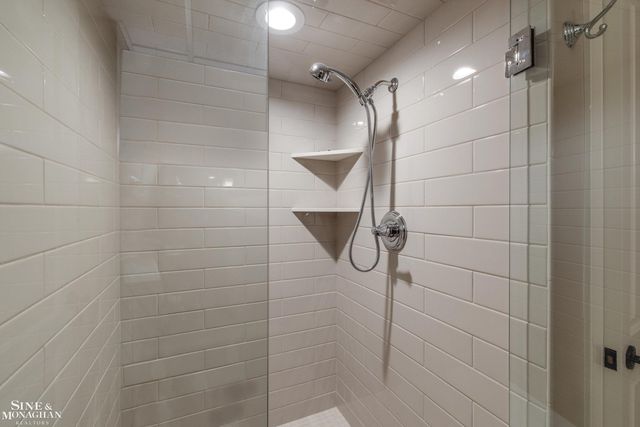 11 Dodge Place Place, Grosse Pointe, MI 48230