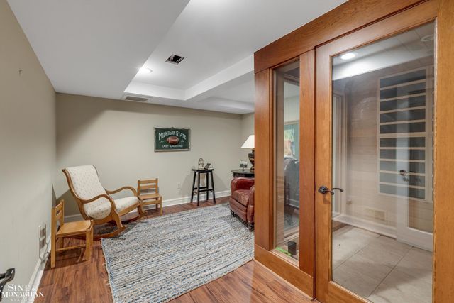 11 Dodge Place Place, Grosse Pointe, MI 48230