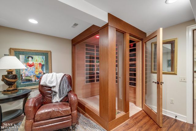 11 Dodge Place Place, Grosse Pointe, MI 48230