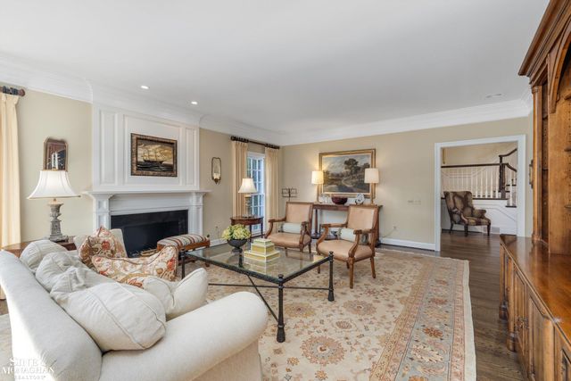 11 Dodge Place Place, Grosse Pointe, MI 48230