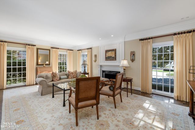 11 Dodge Place Place, Grosse Pointe, MI 48230