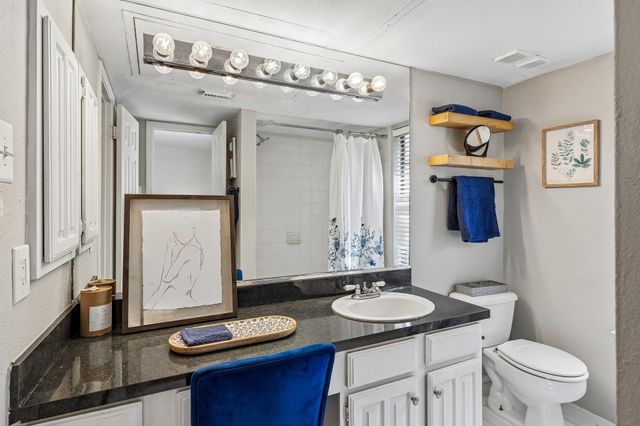 5200 Martel Avenue 24B, Dallas, TX 75206