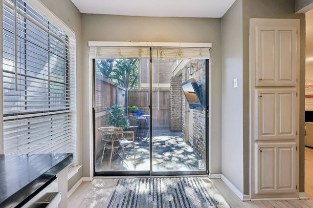 5200 Martel Avenue 24B, Dallas, TX 75206