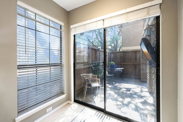 5200 Martel Avenue 24B, Dallas, TX 75206