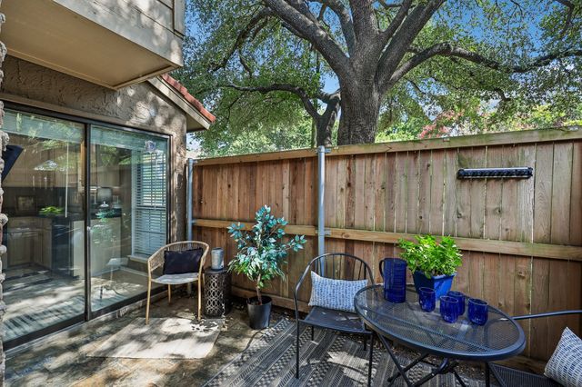 5200 Martel Avenue 24B, Dallas, TX 75206