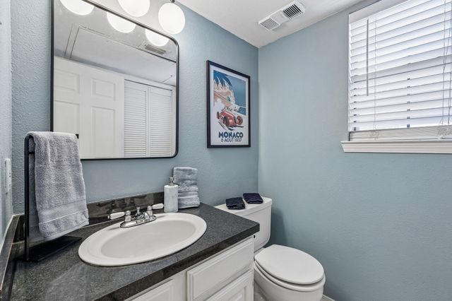 5200 Martel Avenue 24B, Dallas, TX 75206