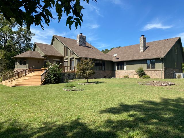 561 E Spring Street, Neosho, MO 64850