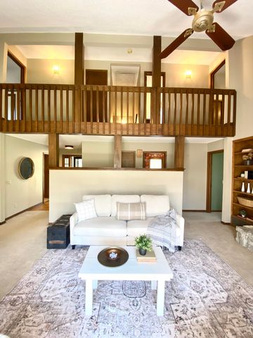 561 E Spring Street, Neosho, MO 64850