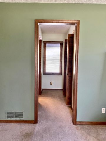 561 E Spring Street, Neosho, MO 64850