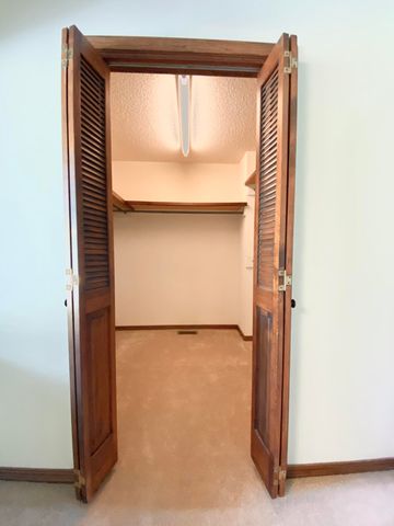 561 E Spring Street, Neosho, MO 64850