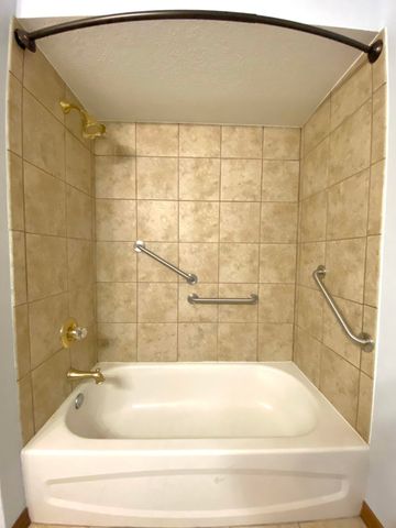 561 E Spring Street, Neosho, MO 64850