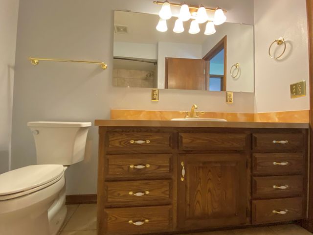 561 E Spring Street, Neosho, MO 64850