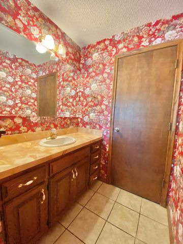 561 E Spring Street, Neosho, MO 64850