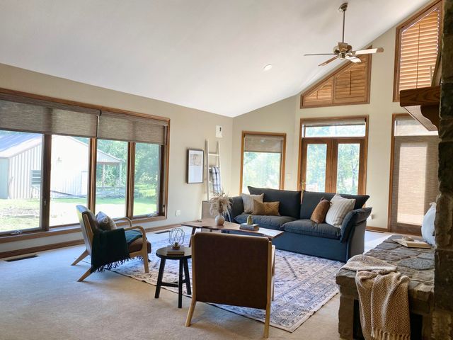 561 E Spring Street, Neosho, MO 64850