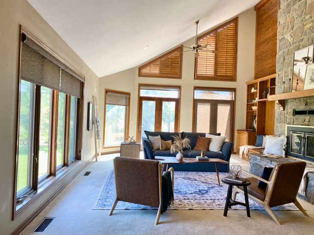 561 E Spring Street, Neosho, MO 64850