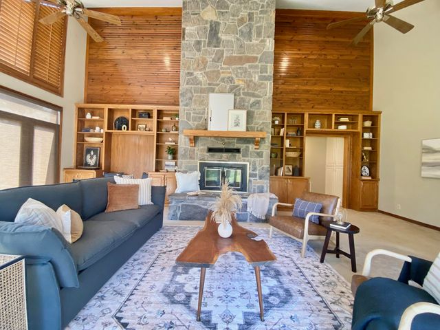 561 E Spring Street, Neosho, MO 64850