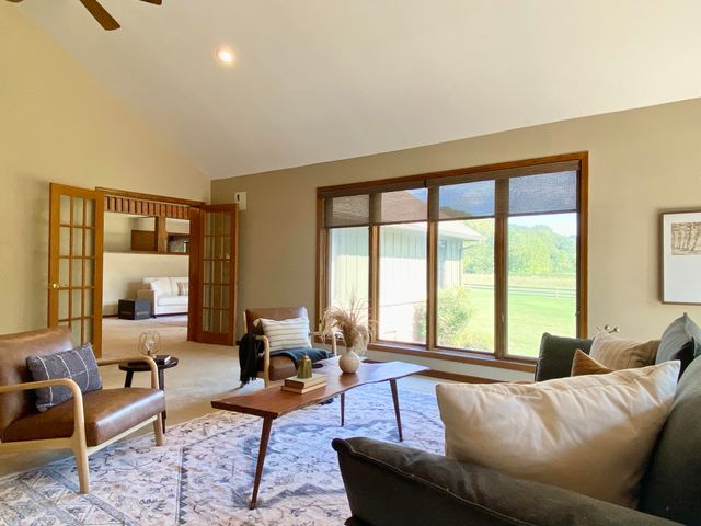 561 E Spring Street, Neosho, MO 64850