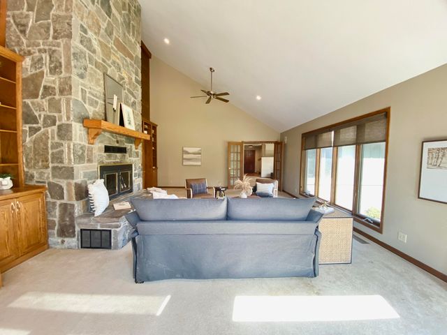 561 E Spring Street, Neosho, MO 64850