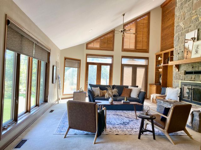 561 E Spring Street, Neosho, MO 64850