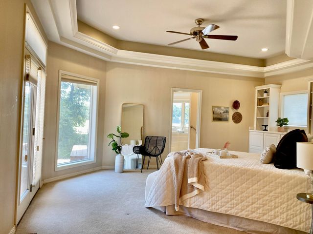 561 E Spring Street, Neosho, MO 64850