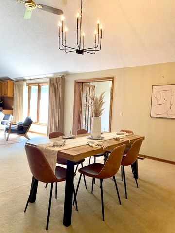 561 E Spring Street, Neosho, MO 64850