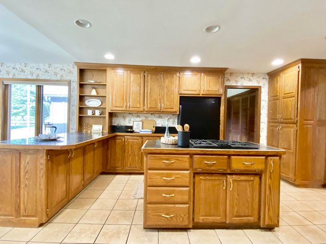 561 E Spring Street, Neosho, MO 64850