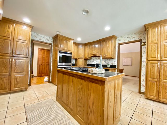 561 E Spring Street, Neosho, MO 64850