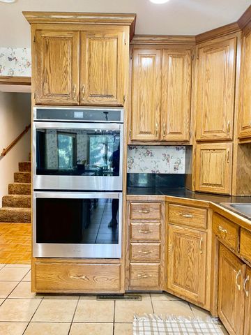 561 E Spring Street, Neosho, MO 64850