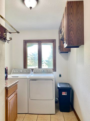 561 E Spring Street, Neosho, MO 64850