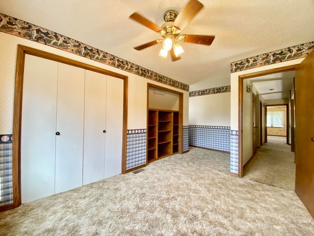 561 E Spring Street, Neosho, MO 64850