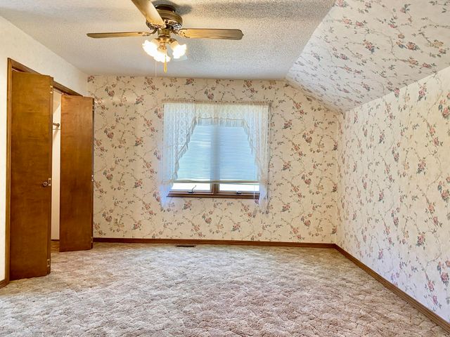 561 E Spring Street, Neosho, MO 64850