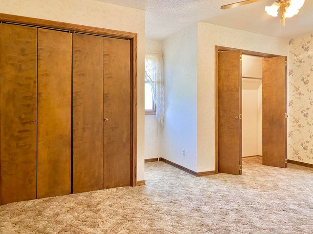 561 E Spring Street, Neosho, MO 64850