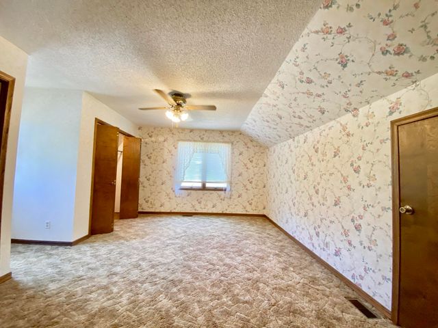 561 E Spring Street, Neosho, MO 64850