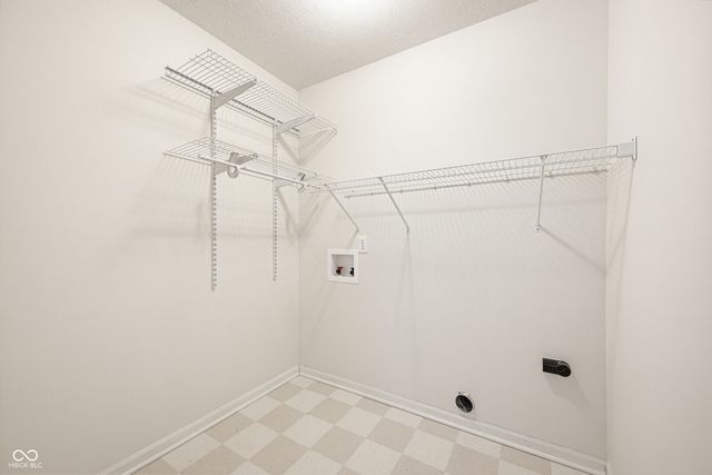 6511 Hyde Park Drive, Zionsville, IN 46077