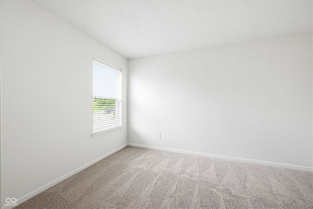 6511 Hyde Park Drive, Zionsville, IN 46077