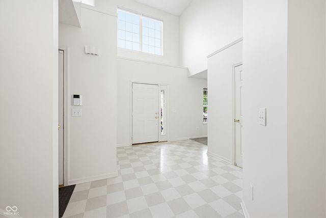 6511 Hyde Park Drive, Zionsville, IN 46077