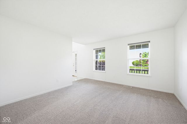 6511 Hyde Park Drive, Zionsville, IN 46077