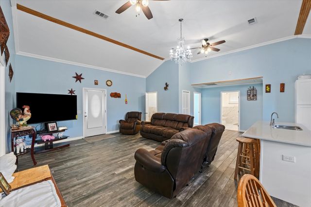 4138 County Road 1083, Celeste, TX 75423