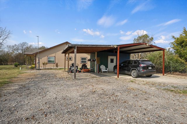 4138 County Road 1083, Celeste, TX 75423