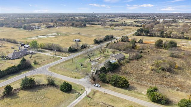 4138 County Road 1083, Celeste, TX 75423